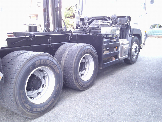 UDトラックス（日産） クオン 大型 土砂ダンプ QKG-CW5XL(102109) 26枚目