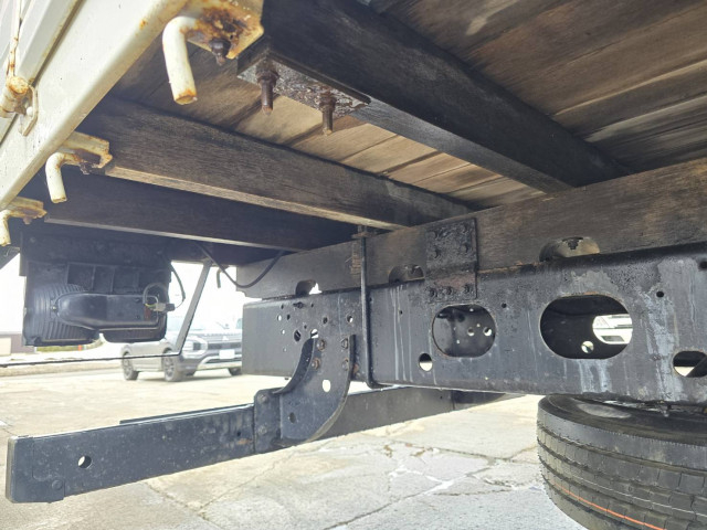 いすゞ フォワード 中型 平ボディ（クレーン付） TKG-FRR90S1(102112) 17枚目