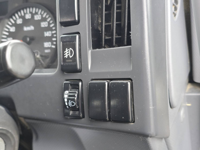 いすゞ フォワード 中型 平ボディ（クレーン付） TKG-FRR90S1(102112) 32枚目