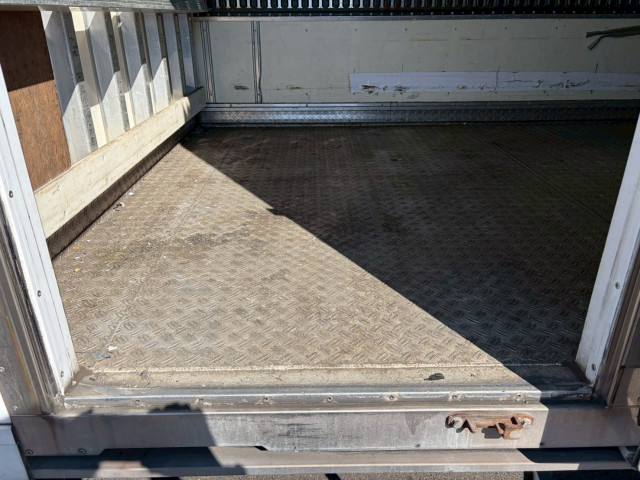 いすゞ エルフ 小型 冷蔵冷凍バン TKG-NPR85AN(102116) 9枚目