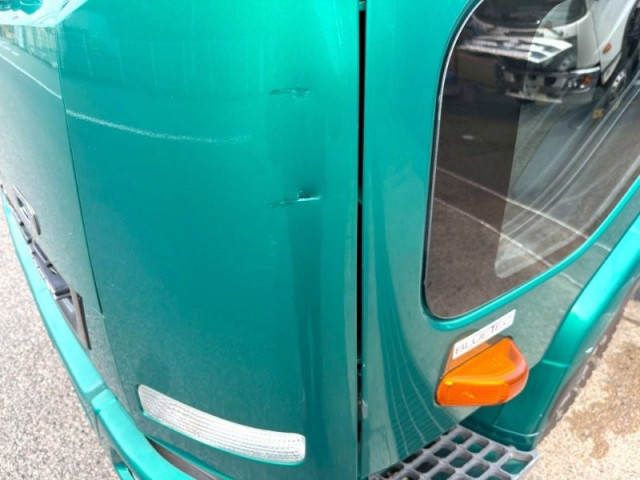 三菱ふそう ファイター 増トン ウィング QKG-FK72FZ(102117) 27枚目