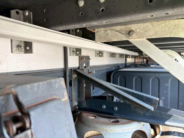 いすゞ フォワード 中型 ウィング TKG-FRR90S2(102124) 18枚目