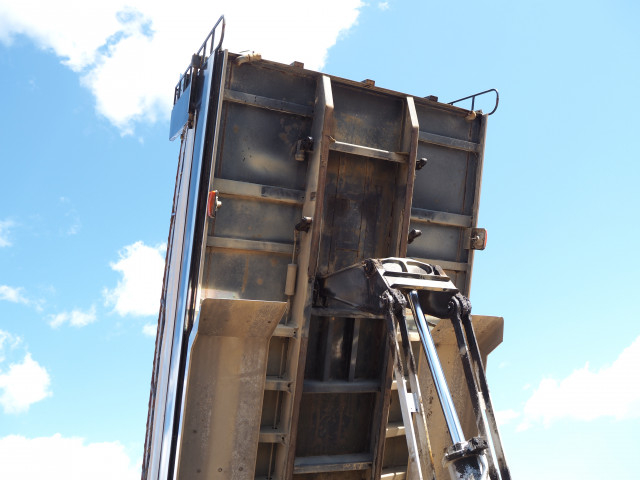 三菱ふそう スーパーグレート 大型 土砂ダンプ QKG-FV50VX(102125) 11枚目