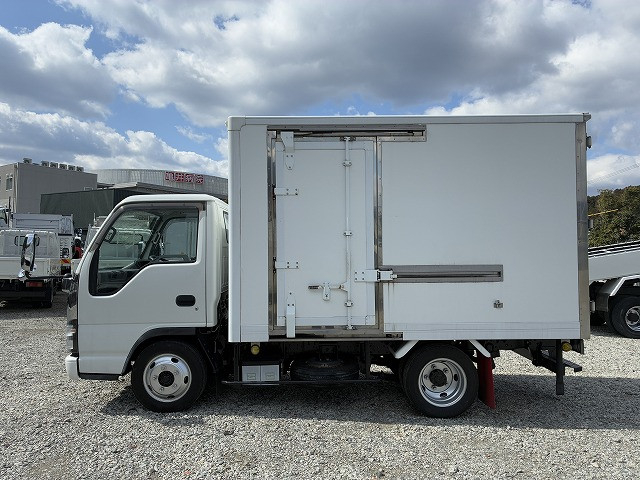 いすゞ エルフ 小型 バン PB-NKR81AN(102136) 4枚目