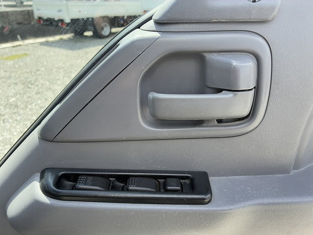 いすゞ エルフ 小型 バン PB-NKR81AN(102136) 41枚目