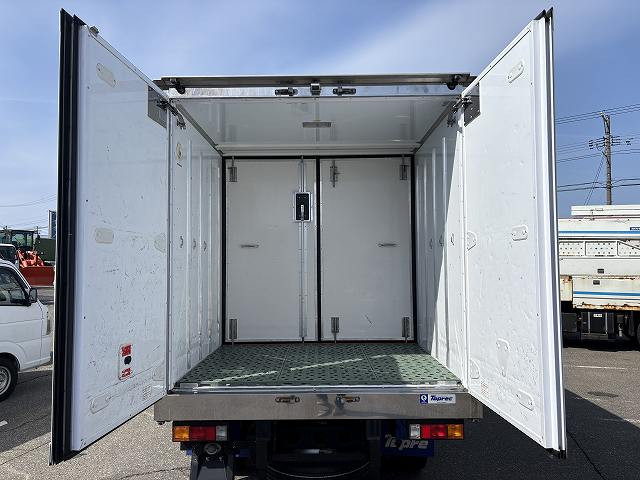 三菱ふそう キャンター 小型 冷蔵冷凍バン 2RG-FDA20(102177) 6枚目