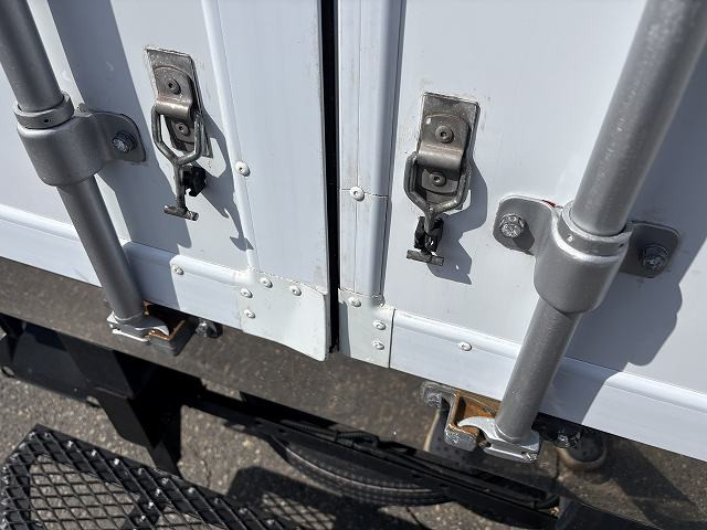 三菱ふそう キャンター 小型 冷蔵冷凍バン 2RG-FDA20(102177) 11枚目