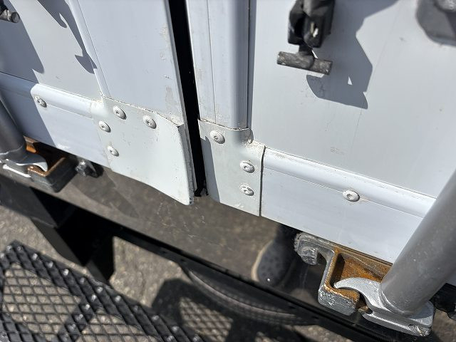 三菱ふそう キャンター 小型 冷蔵冷凍バン 2RG-FDA20(102177) 12枚目