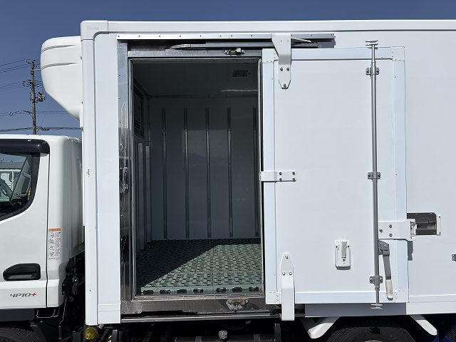 三菱ふそう キャンター 小型 冷蔵冷凍バン 2RG-FDA20(102177) 15枚目