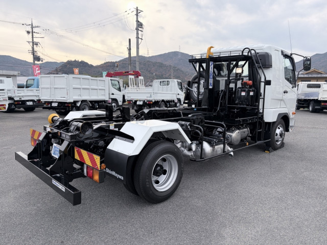 三菱ふそう ファイター 中型 コンテナ専用車 2KG-FK62F(102179) 2枚目