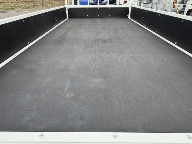 三菱ふそう キャンター 小型 平ボディ（クレーン付） 2PG-FEB80(102178) 12枚目