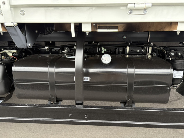 三菱ふそう キャンター 小型 平ボディ（クレーン付） 2PG-FEB80(102178) 27枚目