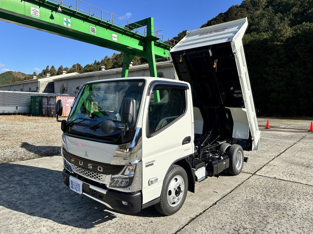 三菱ふそう キャンター 小型 土砂ダンプ 2RG-FBA60(102181) 1枚目