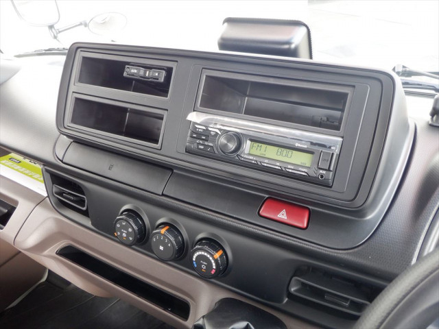 三菱ふそう キャンター 小型 コンテナ専用車 2RG-FBAV0(102180) 17枚目