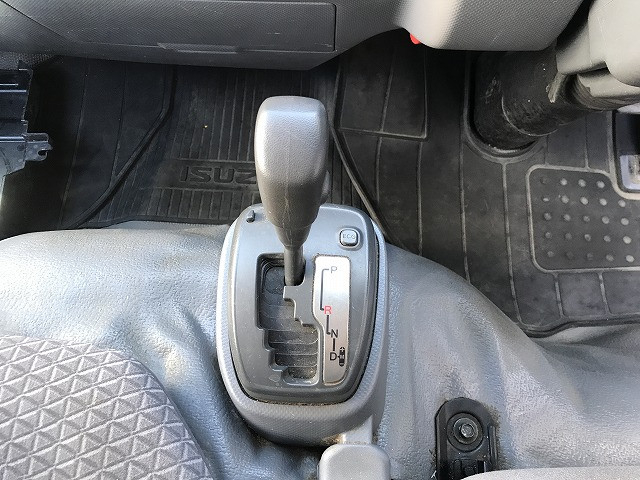 いすゞ エルフ 小型 平ボディ 2RG-NJR88A(102182) 26枚目