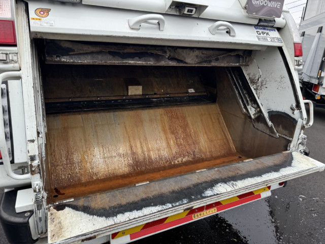 UDトラックス（日産） カゼット 小型 塵芥車（プレス式） 2PG-FEB9Y(102185) 9枚目