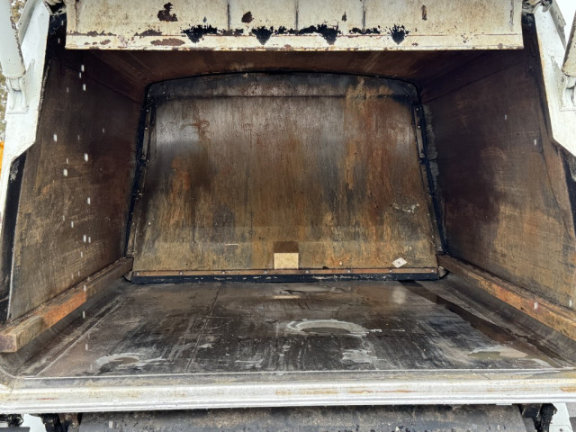 UDトラックス（日産） カゼット 小型 塵芥車（プレス式） 2PG-FEB9Y(102185) 15枚目