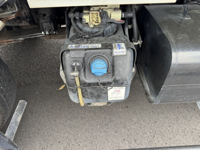 UDトラックス（日産） カゼット 小型 塵芥車（プレス式） 2PG-FEB9Y(102185) 24枚目