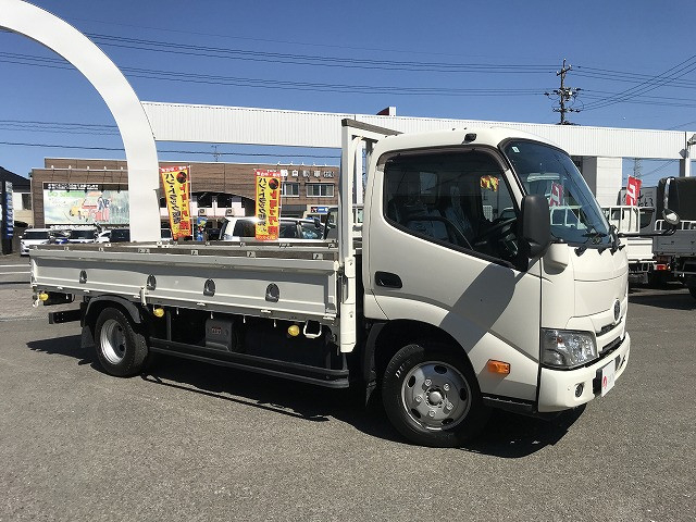 トヨタ ダイナ 小型 Wキャブ 2RG-XZU650(102192) 3枚目