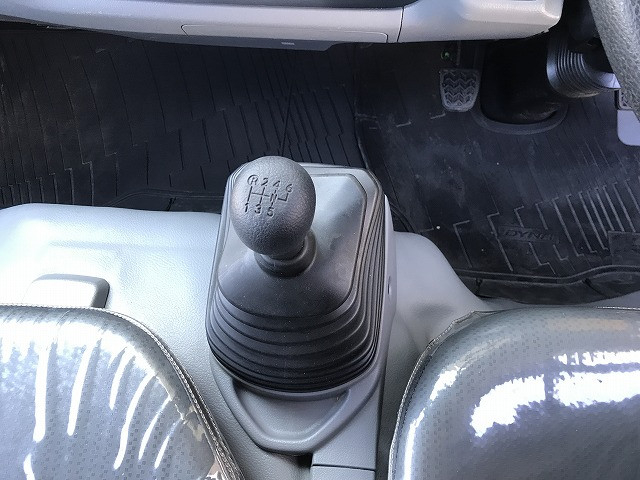 トヨタ ダイナ 小型 Wキャブ 2RG-XZU650(102192) 32枚目