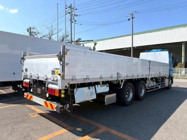 いすゞ ギガ 大型 平ボディ 2PG-CYL77C(102194) 3枚目