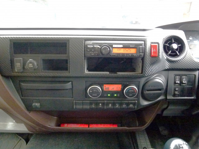 日野 レンジャー 中型 バン 2KG-FD2ABG(102195) 28枚目