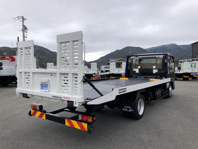 いすゞ エルフ 小型 キャリアカー 2RG-NPR88AM(102203) 2枚目