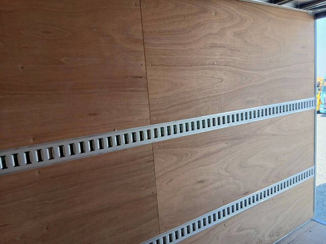 いすゞ エルフ 小型 バン 2RG-NLR88AN(102202) 11枚目