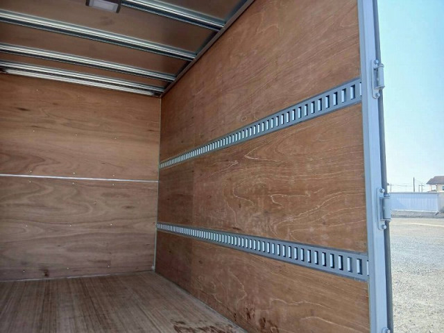 いすゞ エルフ 小型 バン 2RG-NLR88AN(102202) 18枚目