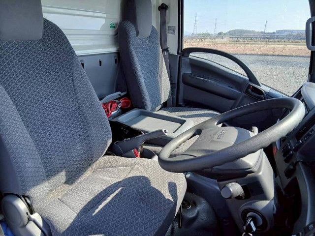 いすゞ エルフ 小型 バン 2RG-NLR88AN(102202) 24枚目