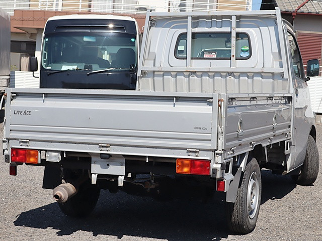 トヨタ ライトエース 小型 平ボディ DBF-S402U(102206) 3枚目