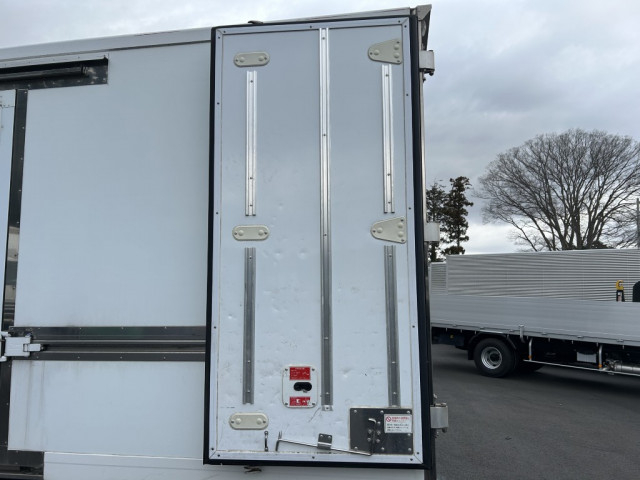 三菱ふそう キャンター 小型 冷蔵冷凍バン TPG-FBA50(102207) 17枚目