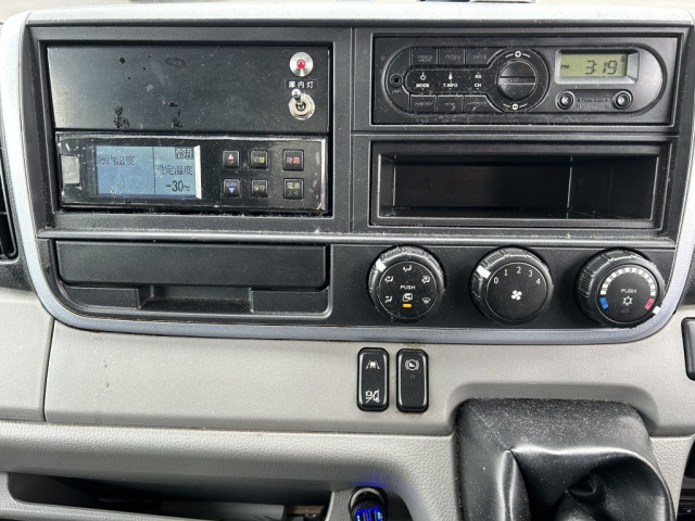 三菱ふそう キャンター 小型 冷蔵冷凍バン TPG-FBA50(102207) 28枚目