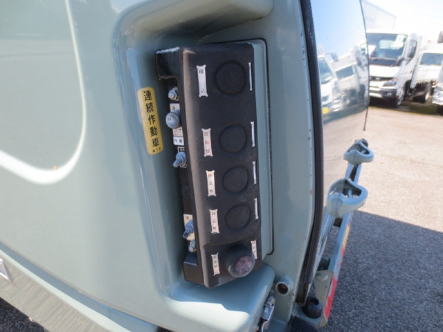 いすゞ エルフ 小型 塵芥車（プレス式） TPG-NMR85AN(102210) 16枚目