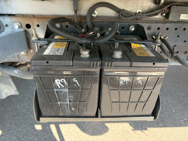 いすゞ エルフ 小型 冷蔵冷凍バン TKG-NPR85AN(102217) 15枚目