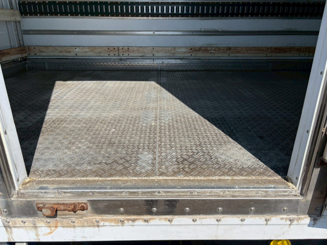 三菱ふそう キャンター 小型 冷蔵冷凍バン TKG-FEB90(102219) 9枚目