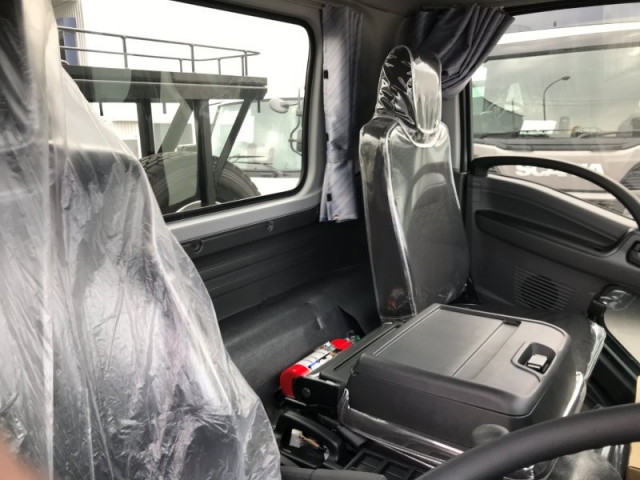 いすゞ フォワード 中型 コンテナ専用車 2RG-FRR90S4(102222) 9枚目