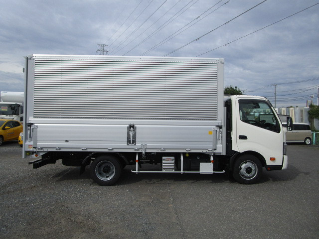 日野 デュトロ 小型 ウィング 2KG-XZU712M(102224) 6枚目