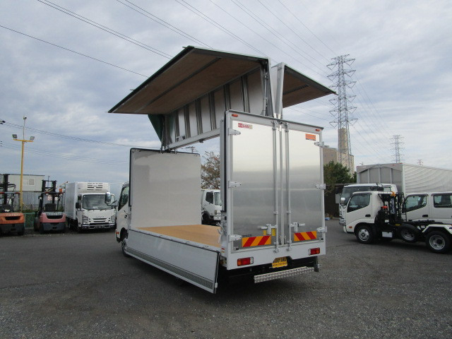 日野 デュトロ 小型 ウィング 2KG-XZU712M(102224) 9枚目