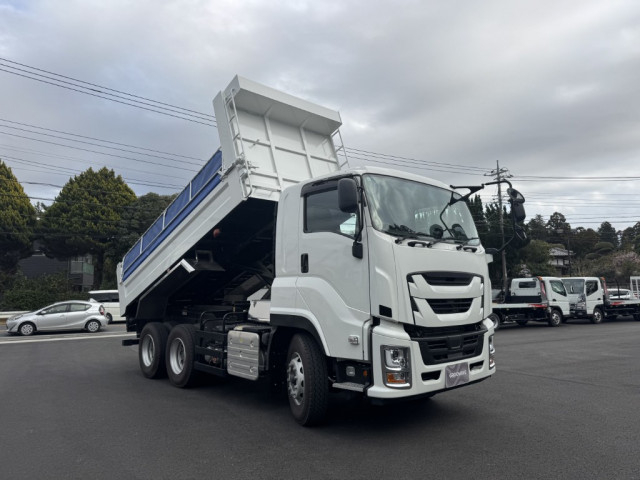 いすゞ ギガ 大型 土砂ダンプ 2RG-CXZ77DT(102227) 2枚目