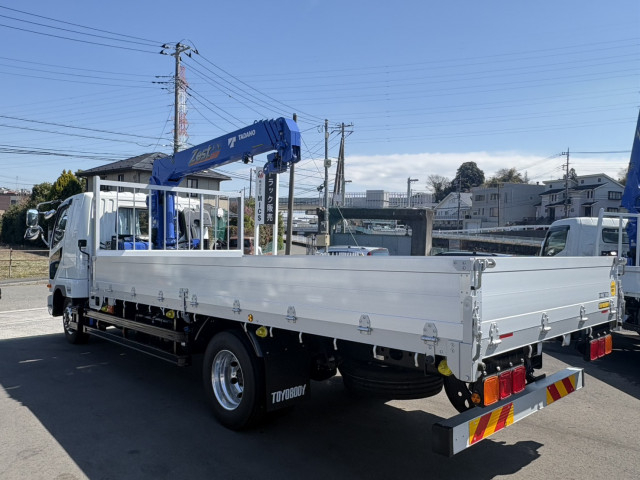 三菱ふそう ファイター 増トン 平ボディ（クレーン付） 2KG-FK62FZ(102235) 4枚目