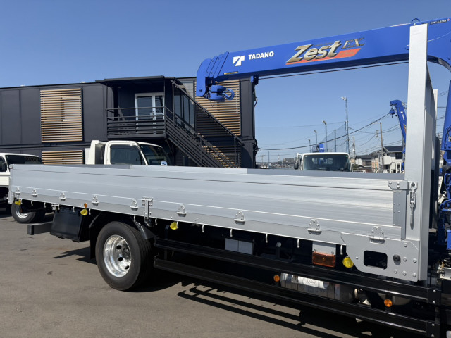 三菱ふそう ファイター 増トン 平ボディ（クレーン付） 2KG-FK62FZ(102235) 6枚目