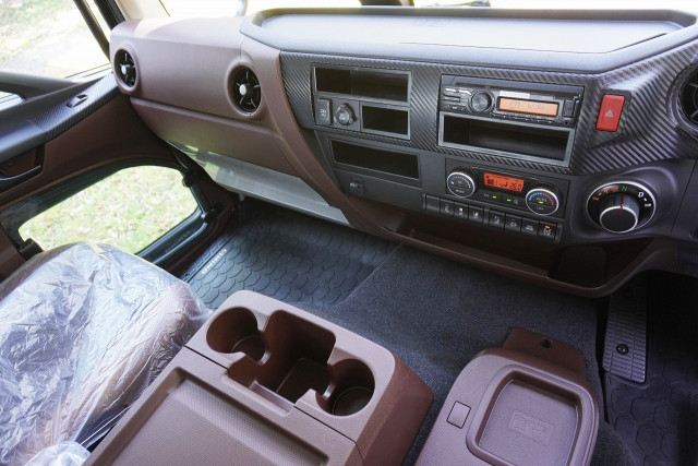 日野 レンジャー 中型 平ボディ（クレーン付） 2KG-FD2ABA(102234) 44枚目