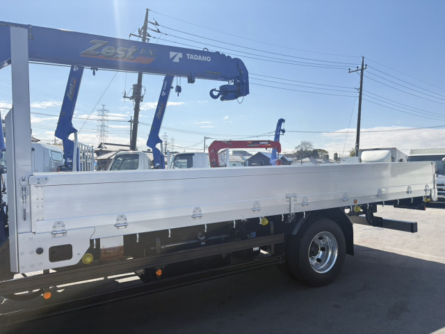 三菱ふそう ファイター 増トン 平ボディ（クレーン付） 2KG-FK62FZ(102235) 7枚目