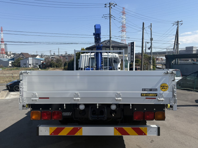 三菱ふそう ファイター 増トン 平ボディ（クレーン付） 2KG-FK62FZ(102235) 8枚目