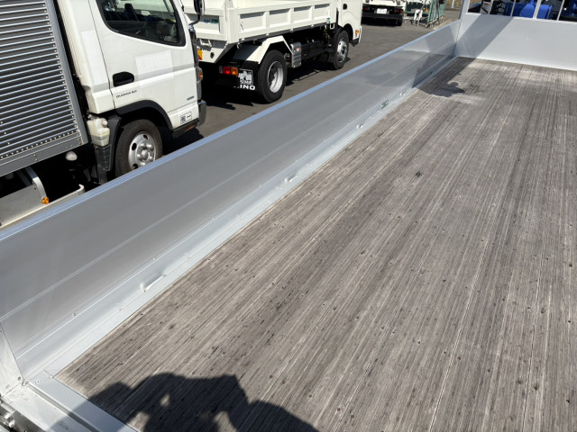 三菱ふそう ファイター 増トン 平ボディ（クレーン付） 2KG-FK62FZ(102235) 10枚目