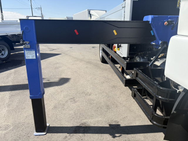 三菱ふそう ファイター 増トン 平ボディ（クレーン付） 2KG-FK62FZ(102235) 17枚目