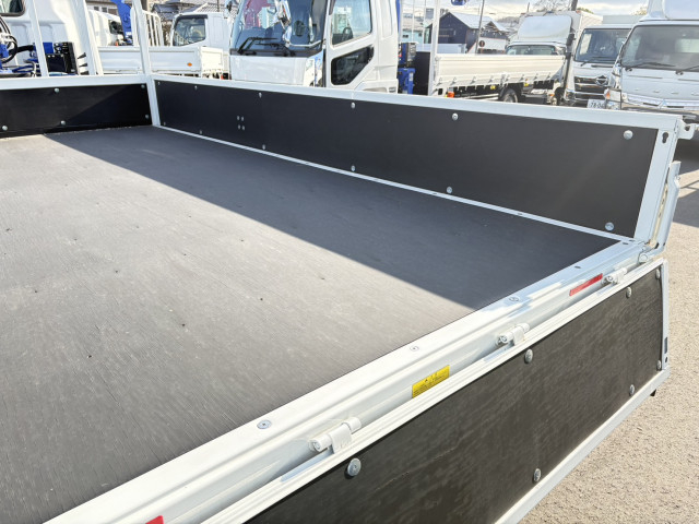 三菱ふそう キャンター 小型 平ボディ（クレーン付） 2PG-FEB80(102236) 11枚目