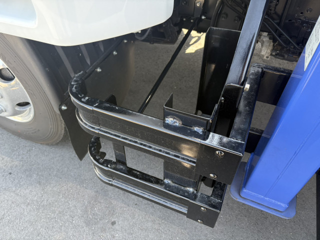 三菱ふそう ファイター 増トン 平ボディ（クレーン付） 2KG-FK62FZ(102235) 28枚目