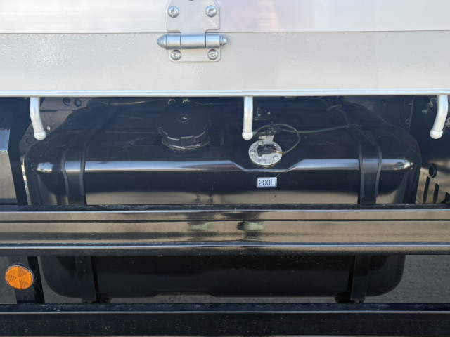 三菱ふそう ファイター 増トン 平ボディ（クレーン付） 2KG-FK62FZ(102235) 30枚目